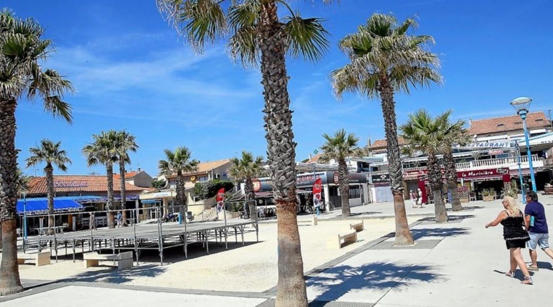 SAINT-PIERRE-LA-MER — Village Club