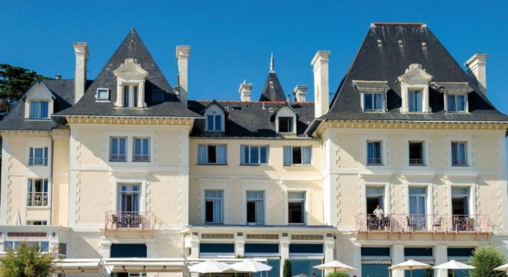 LA BAULE — Hôtel Villa Caroline&nbsp;***