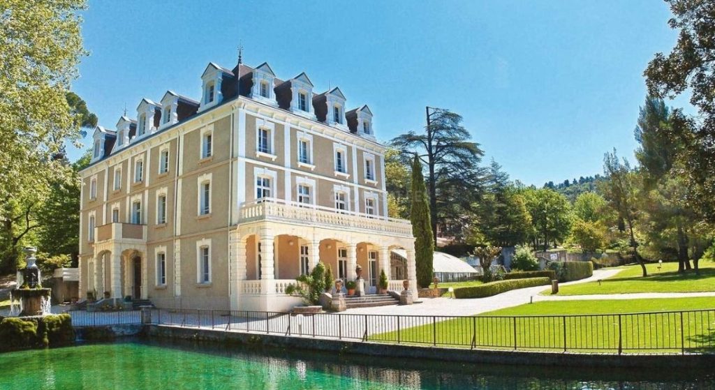 GREOUX-LES-BAINS — Club Domaine de Château Laval&nbsp;***